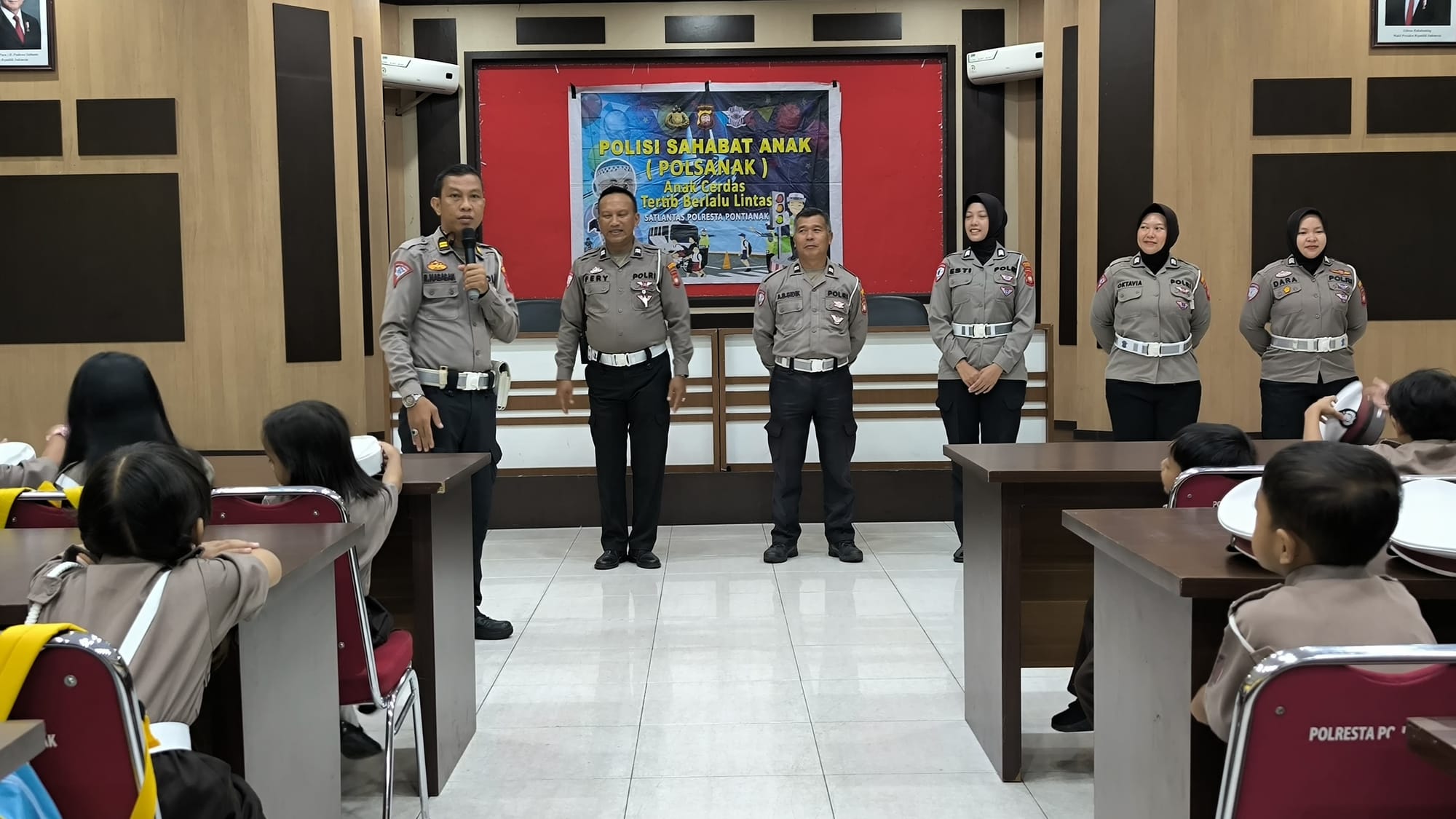 Kunjungan Edukatif TK Kemala Bhayangkari ke Satlantas Polresta Pontianak