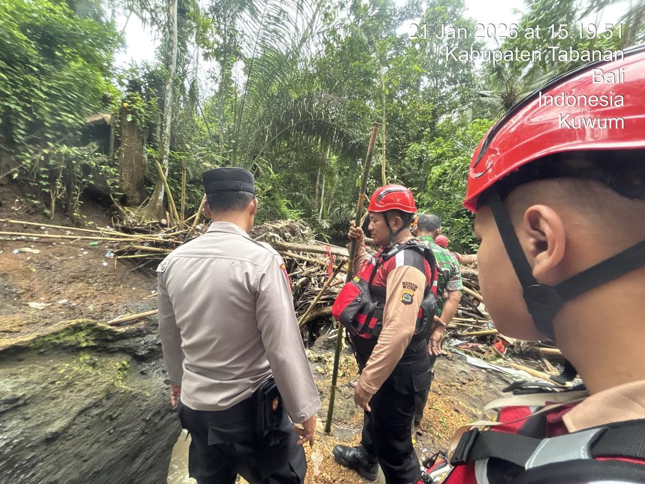 Polda Bali Kerahkan Unit Sar Direktorat Samapta Guna Cari Ibu dan Anak Hanyut di Tabanan
