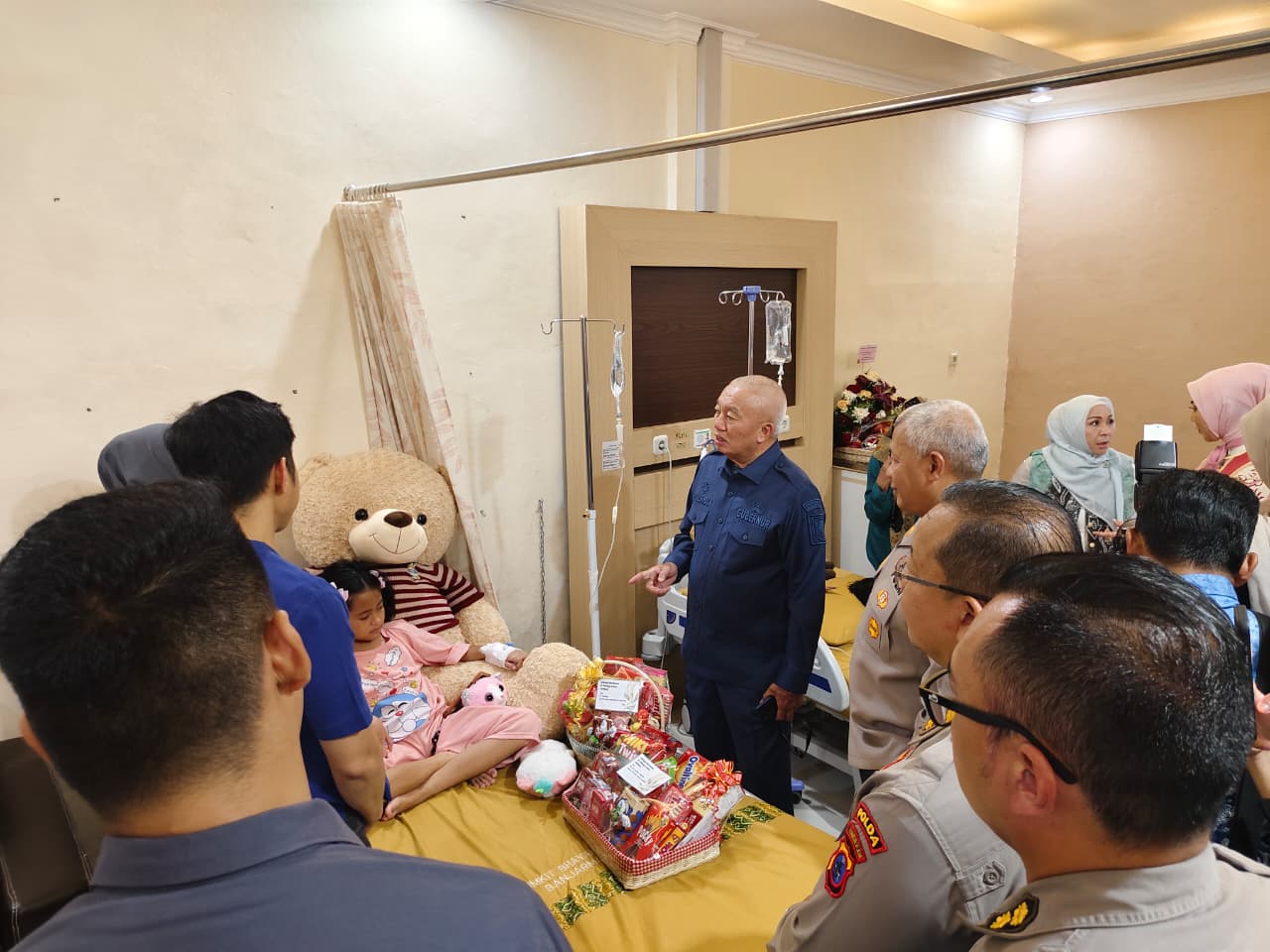 Sentuhan Kemanusiaan Bhayangkara, Kapolda Kalsel Pantau Pemulihan Dua Bocah Yatim Piatu di Rumkit Bhayangkara