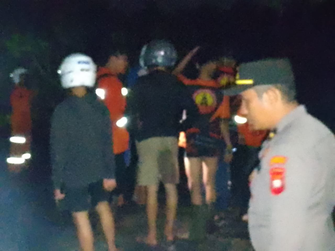 Polresta Pontianak Sterilkan TKP Kebakaran di Komplek Disbun 2