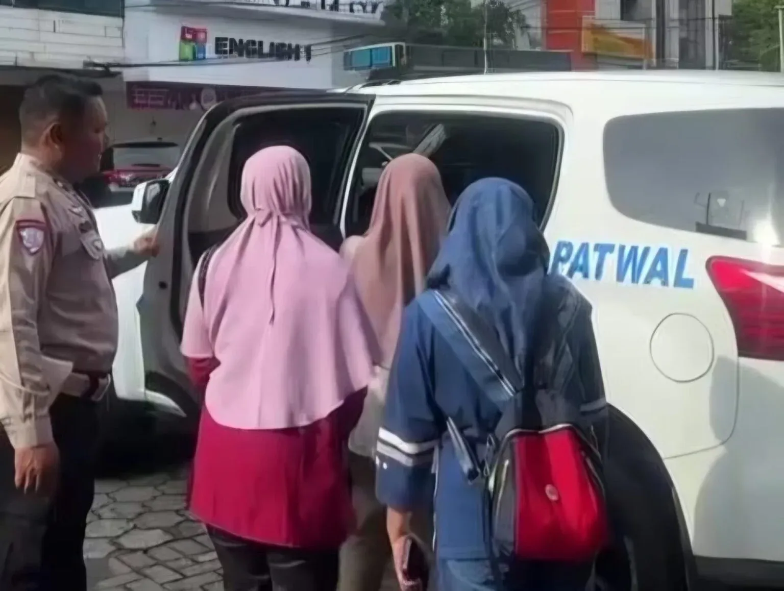 Viral Video Polisi Hentikan Ambulans, Polrestabes Semarang Beri Klarifikasi