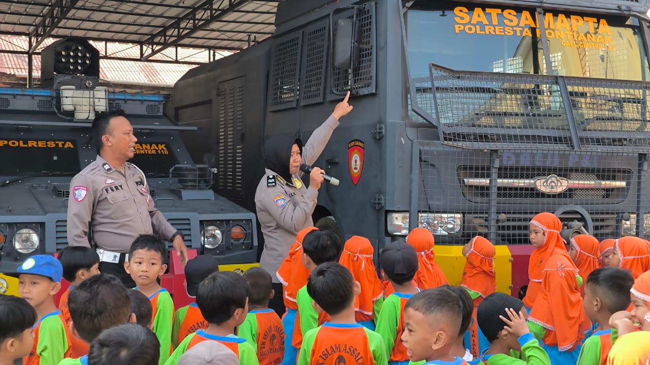 Sat Lantas Polresta Pontianak Bangun Citra Polisi Sahabat Anak