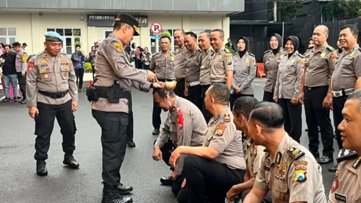 Kapolresta Malang Kota Pimpin Kenaikan Pangkat 85 Personel, Ingatkan Etika dan Integritas