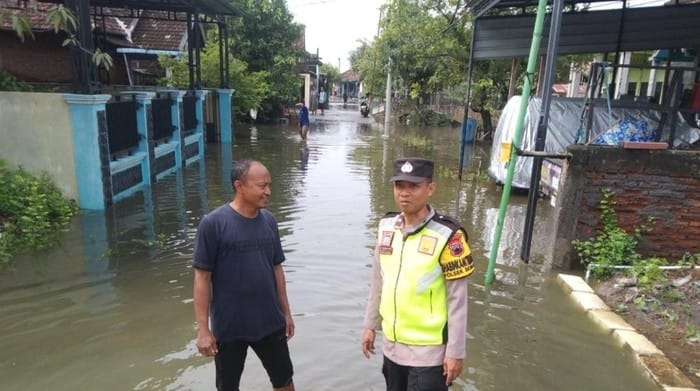 Banjir Rendam Karangmlati, Jalur Utama Demak–Bonang Lumpuh