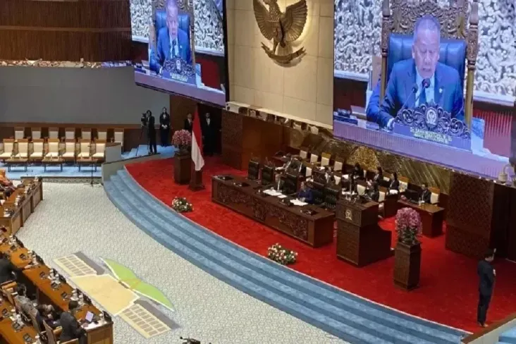 Paripurna DPR Sepakat Polri di Bawah Presiden, Ini 8 Poin Percepatan Reformasi Kepolisian