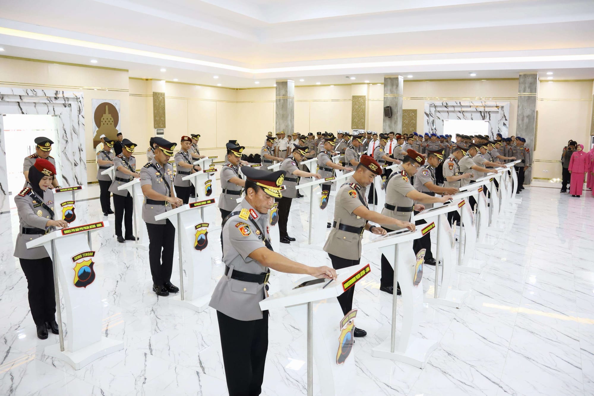 Kapolda Jateng Pimpin Pelantikan 32 Perwira dalam Rangka Penyegaran Organisasi