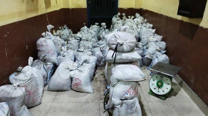 Pengiriman Timah Puluhan Ton Digagalkan, Barang Bukti Diamankan Bea Cukai