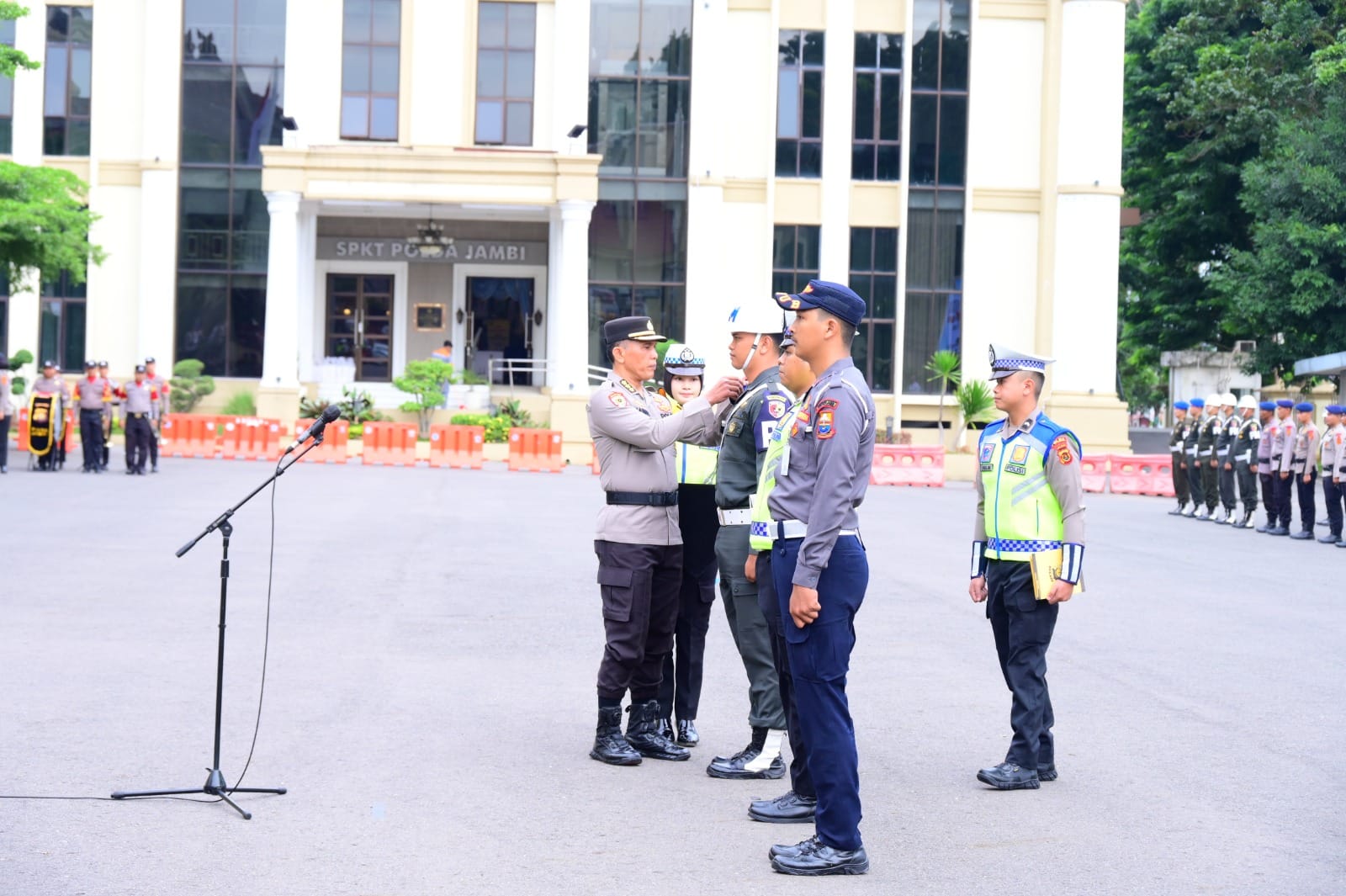 Operasi Keselamatan 2026 Resmi Bergulir, Irwasda Polda Jambi Pimpin Apel Gelar Pasukan