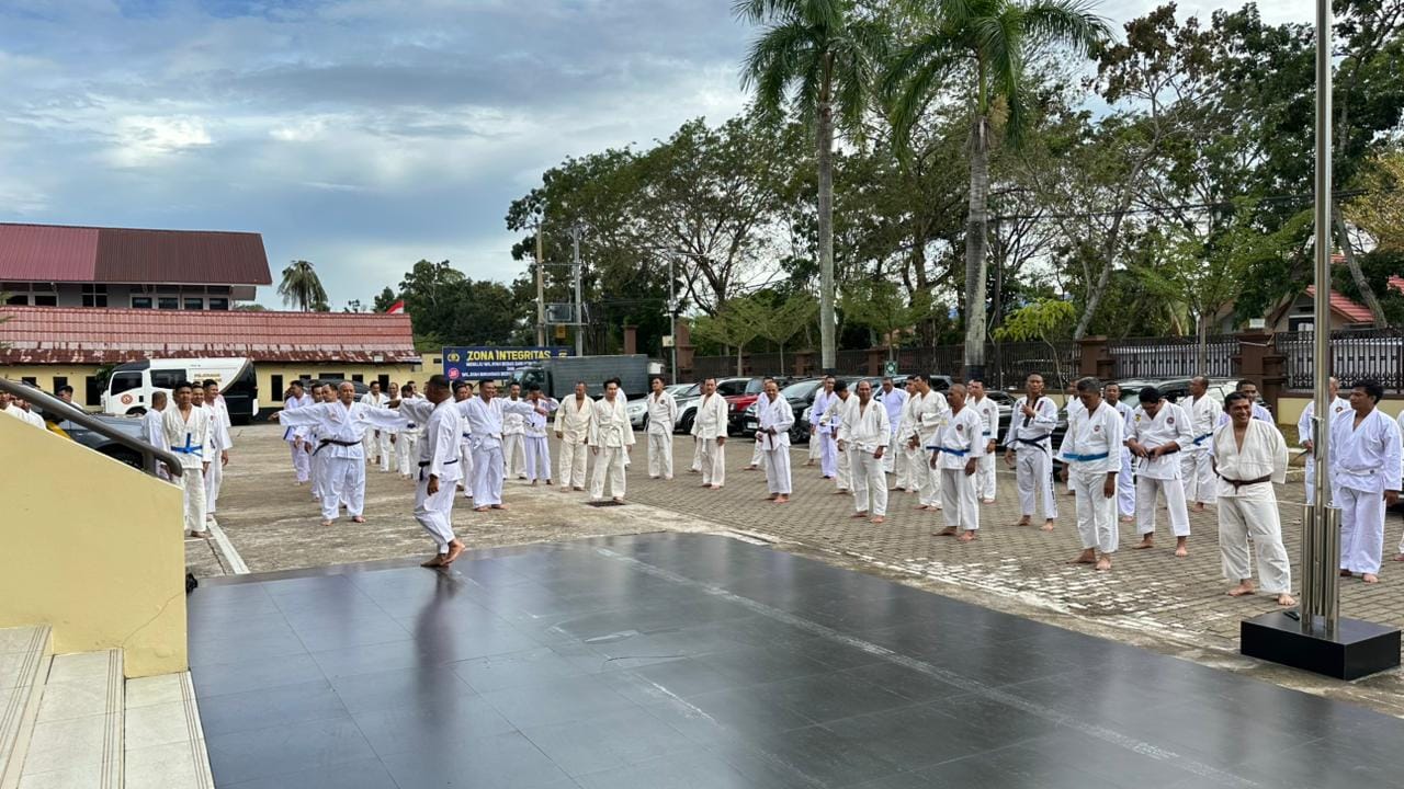 85 Personel Polresta Pontianak Ikuti Ujian Bela Diri Kenaikan Pangkat TMT 1 Juli 2026