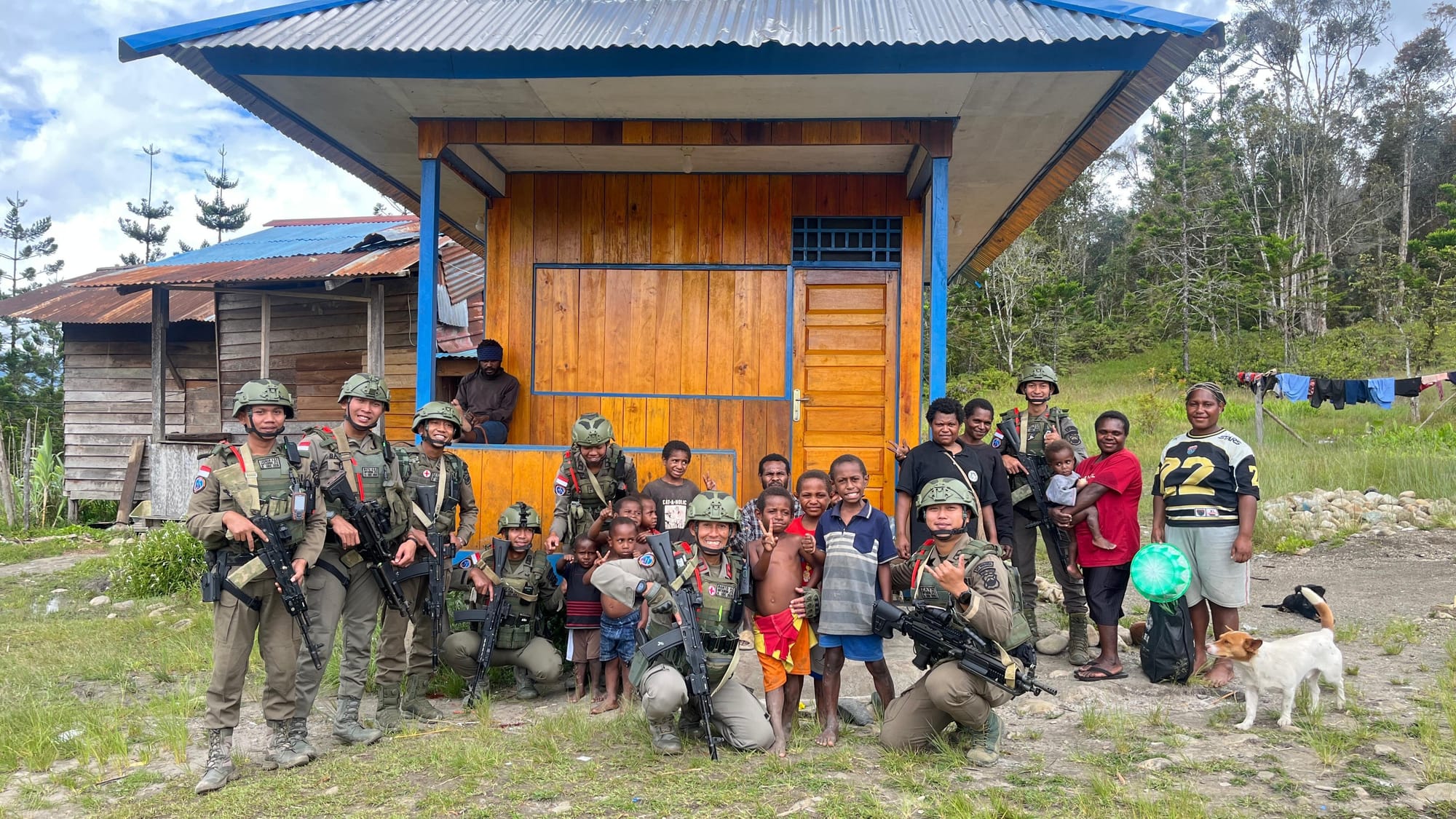 Di Balik Sunyi Pegunungan, Kehadiran Polisi Bawa Kehangatan di Kampung Yunabol