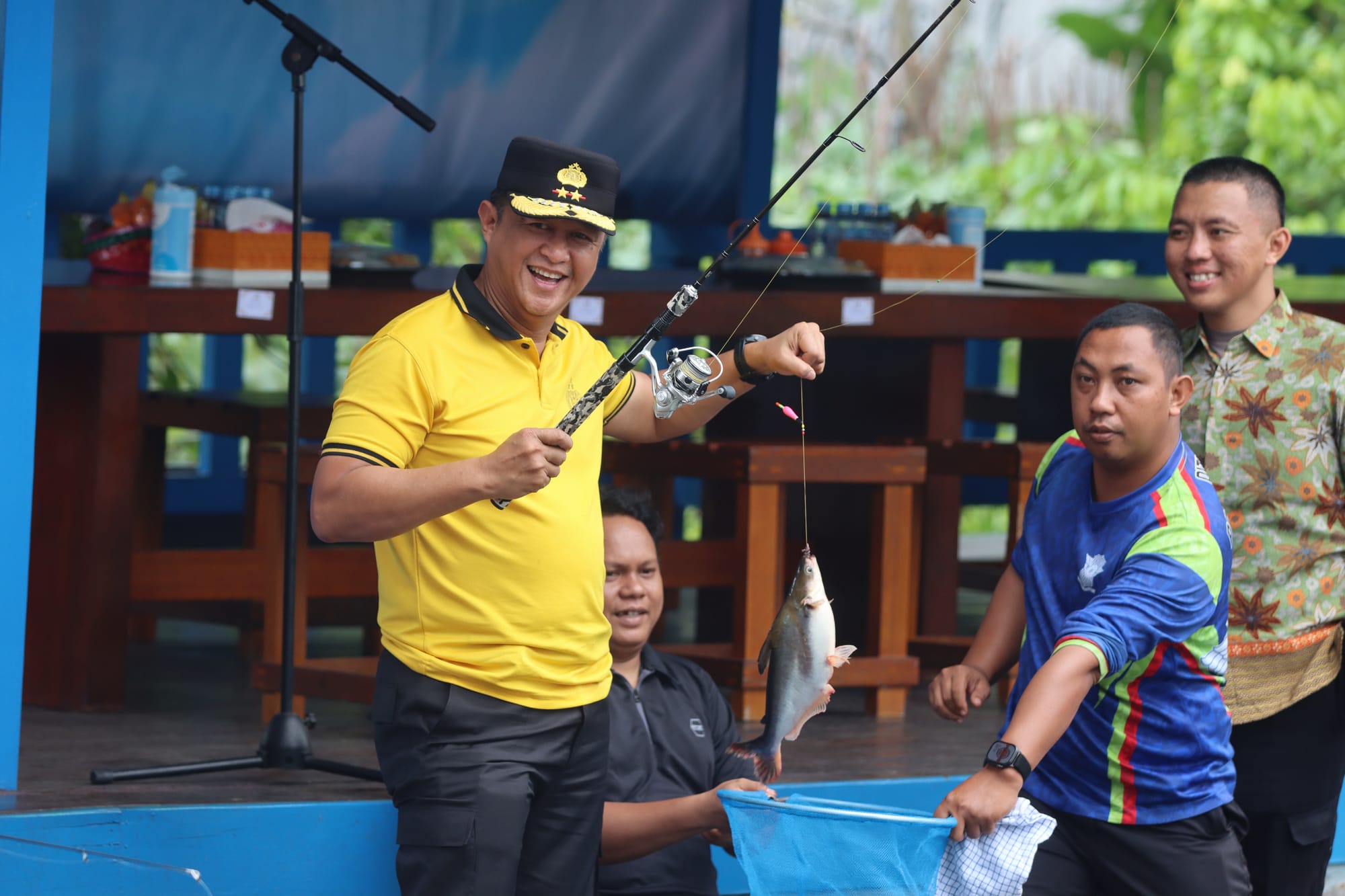 Pererat Kemitraan, Polda Kalteng Silaturahmi dan Mancing Bersama Insan Pers
