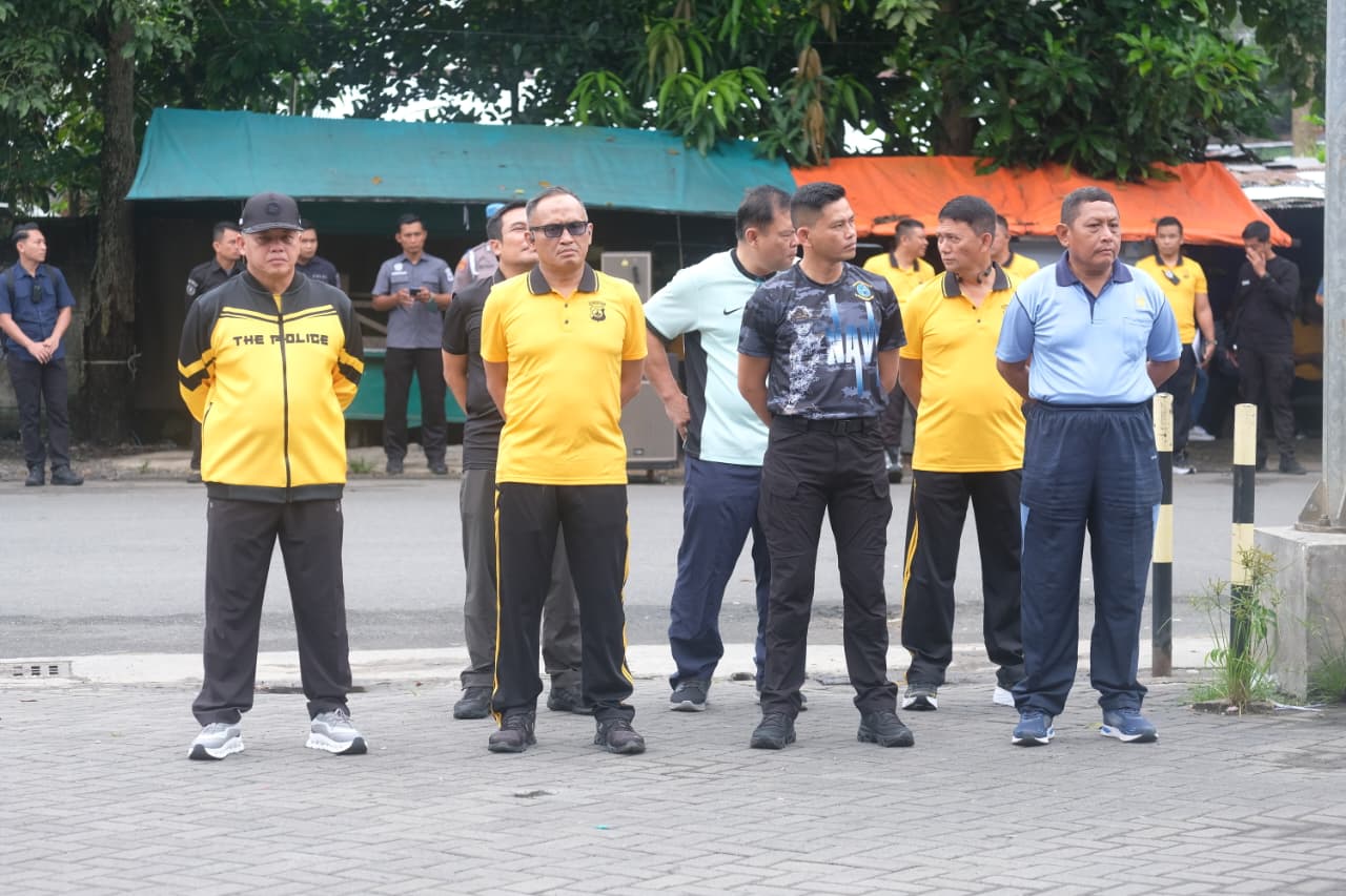 Bakti Kebersihan Jadi Komitmen Kapolda Kalsel Wujudkan Lingkungan Bersih dan Asri