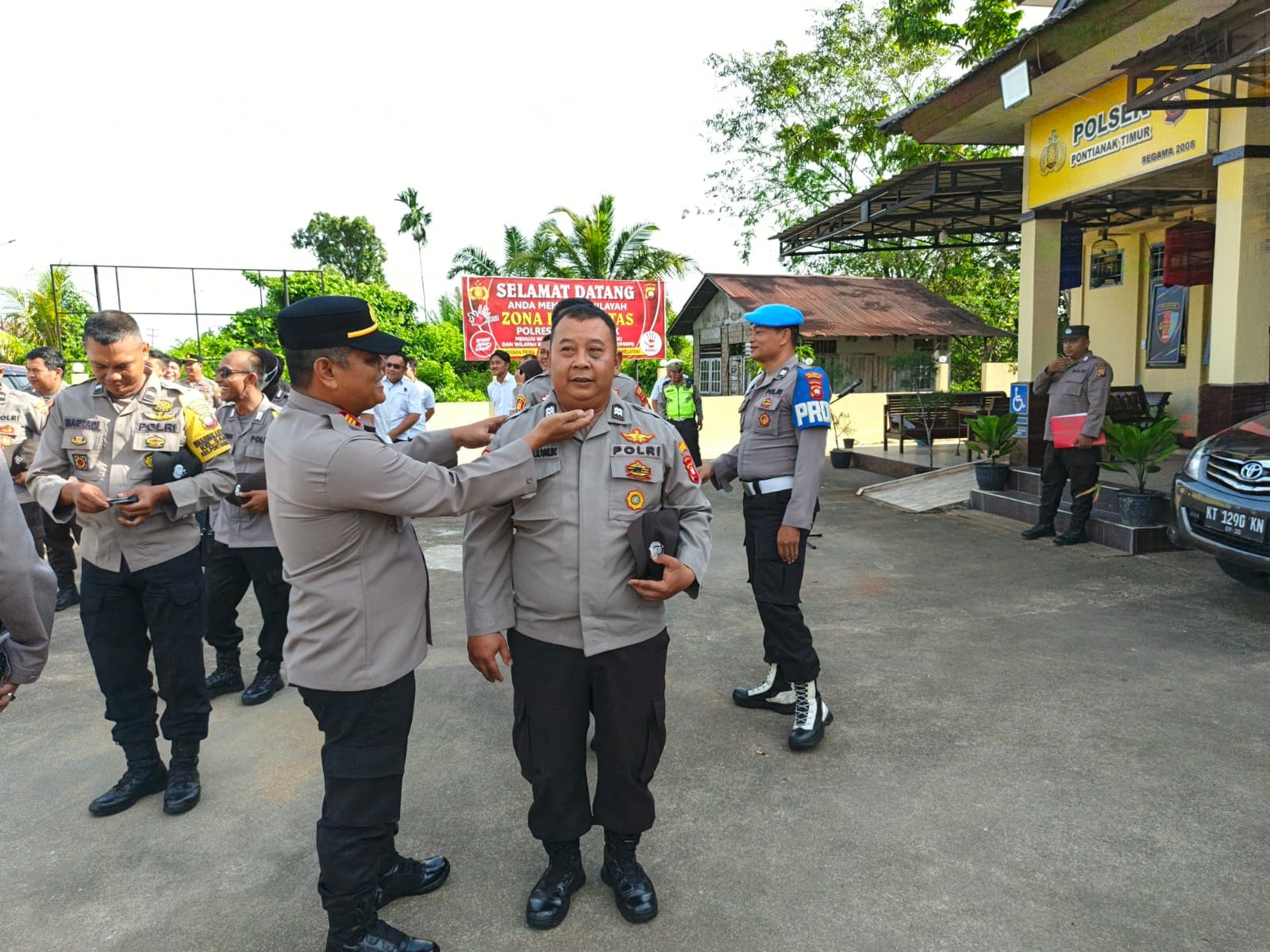 Kapolsek Pontianak Timur Laksanakan Pemeriksaan Sikap Tampang dan Kelengkapan Personel