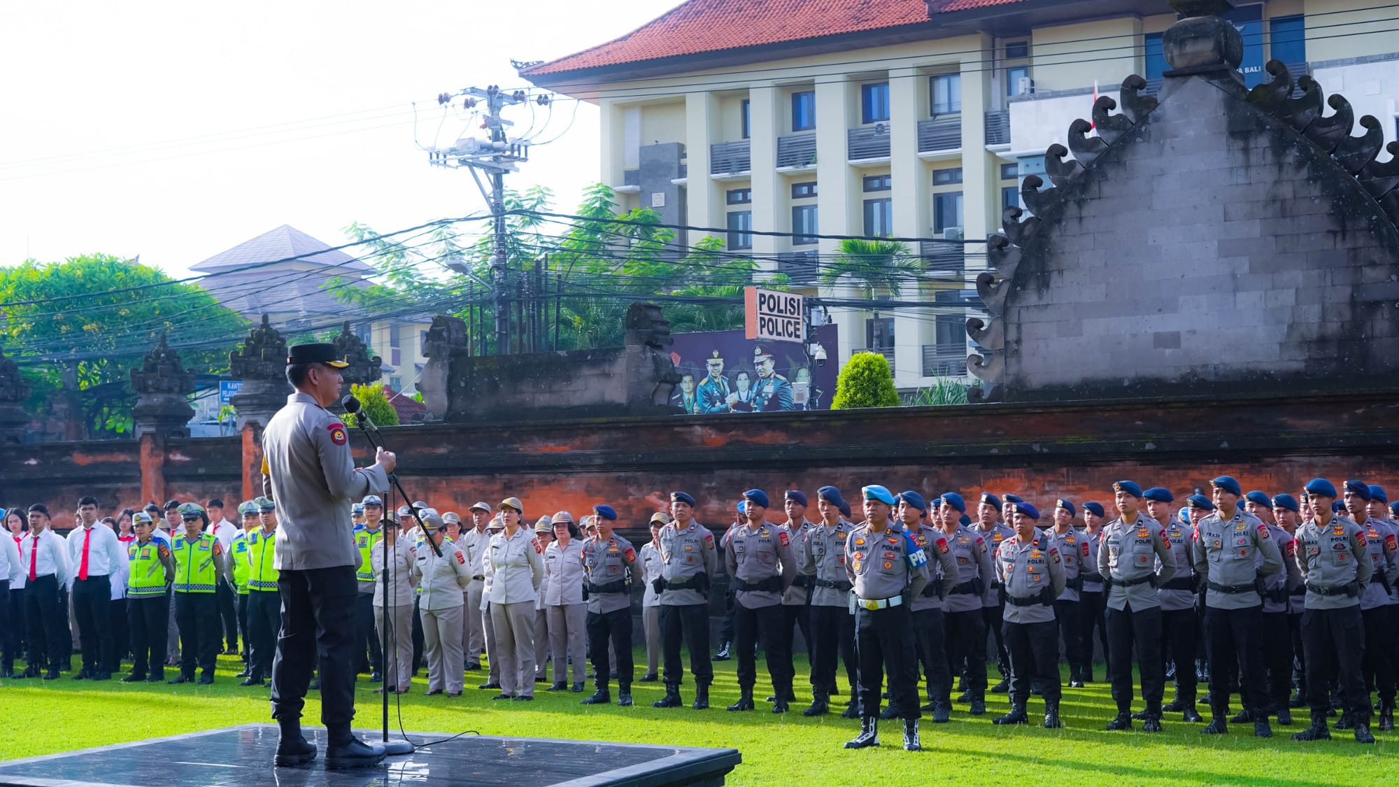 Wakapolda Bali Pimpin Apel Perdana, Ingatkan Disiplin Anggota dan Bahaya Judi Online