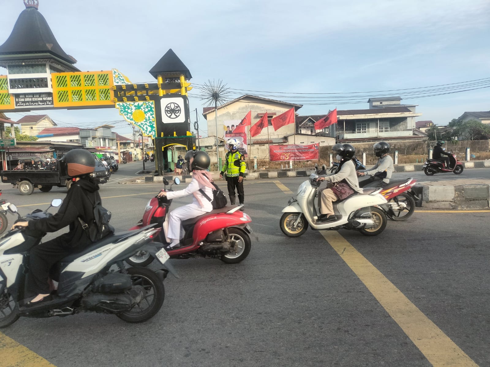 Tingkatkan Pelayanan, Polsek Pontianak Timur Gelar Strong Point Pagi