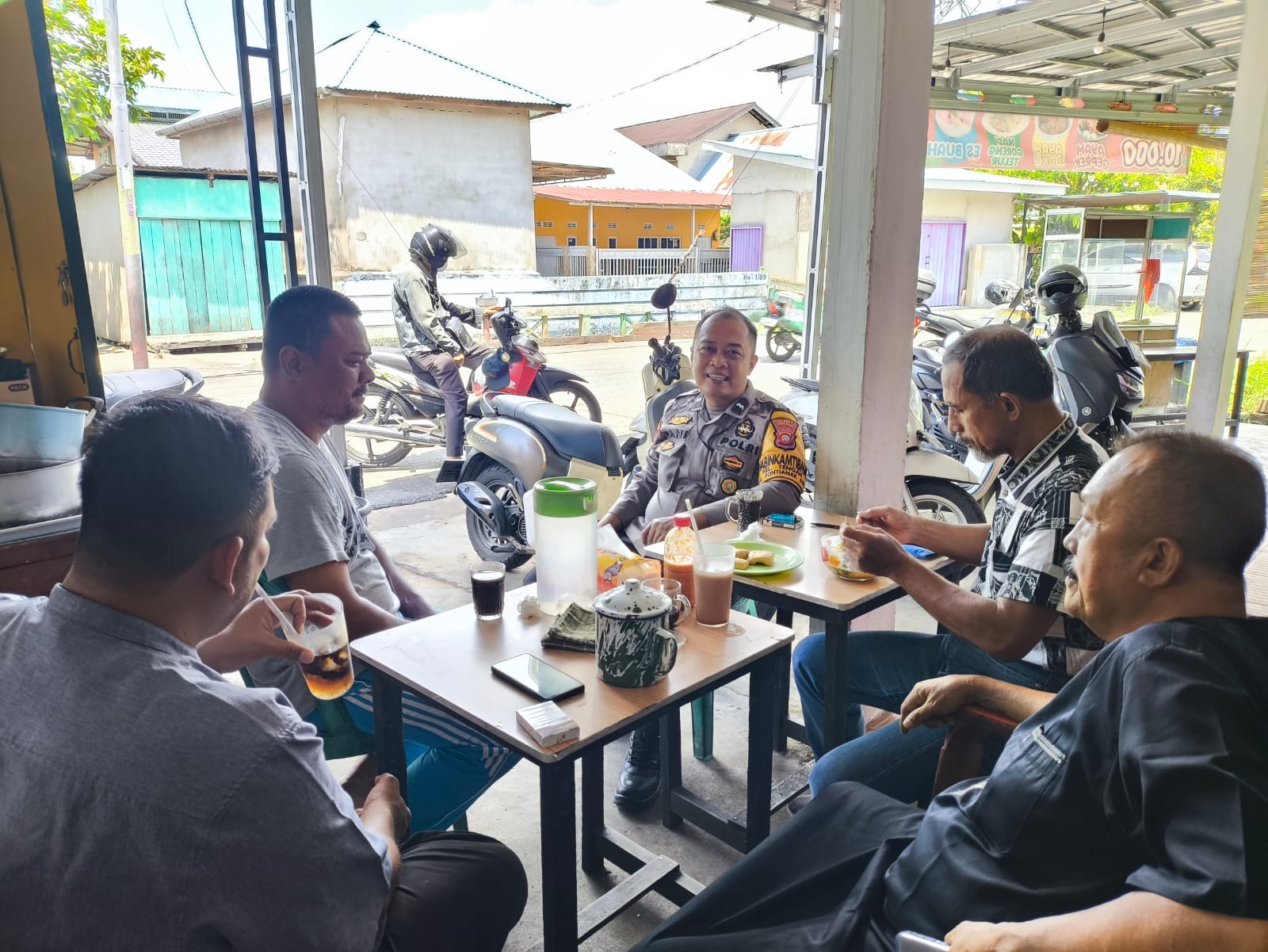 Bhabinkamtibmas Polsek Pontianak Kota Tingkatkan Koordinasi Kamtibmas dengan Warga