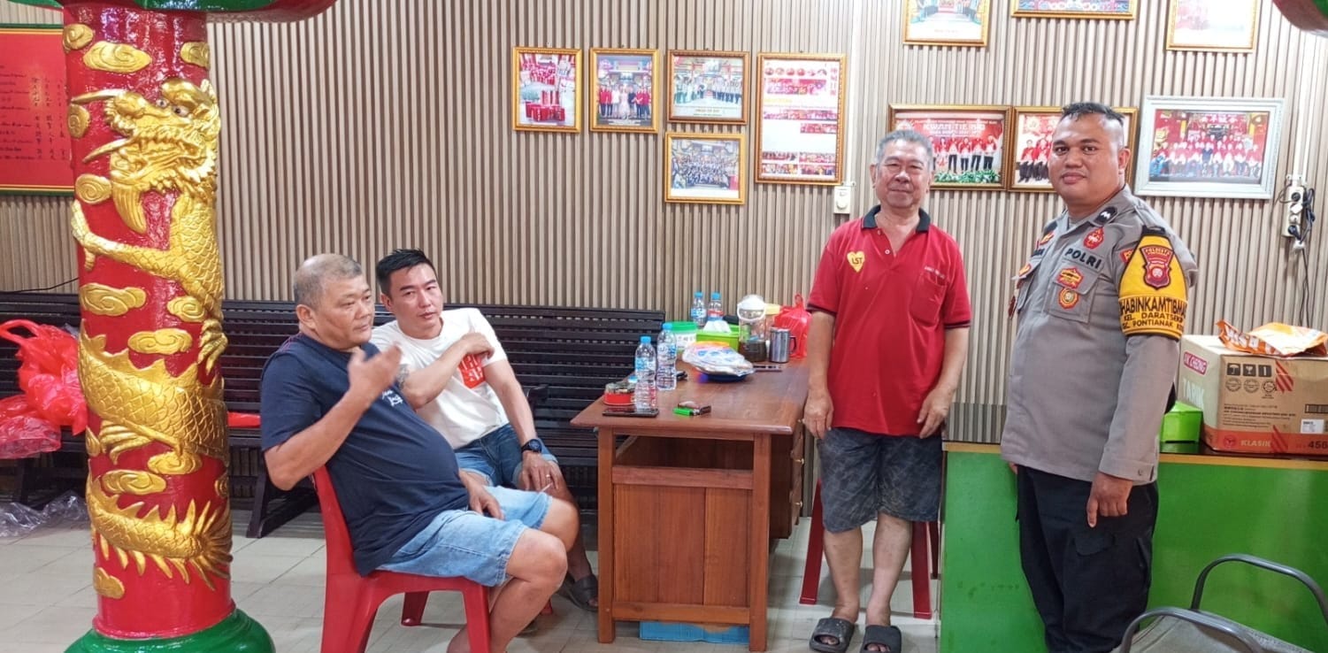 Imlek 2026 Mendekat, Bhabinkamtibmas Pontianak Kota Lakukan Sambang Kamtibmas