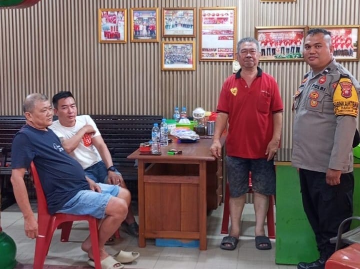 Jelang Imlek 2026, Bhabinkamtibmas Polsek Pontianak Kota Sambangi Kelenteng Kwan Tie Bio