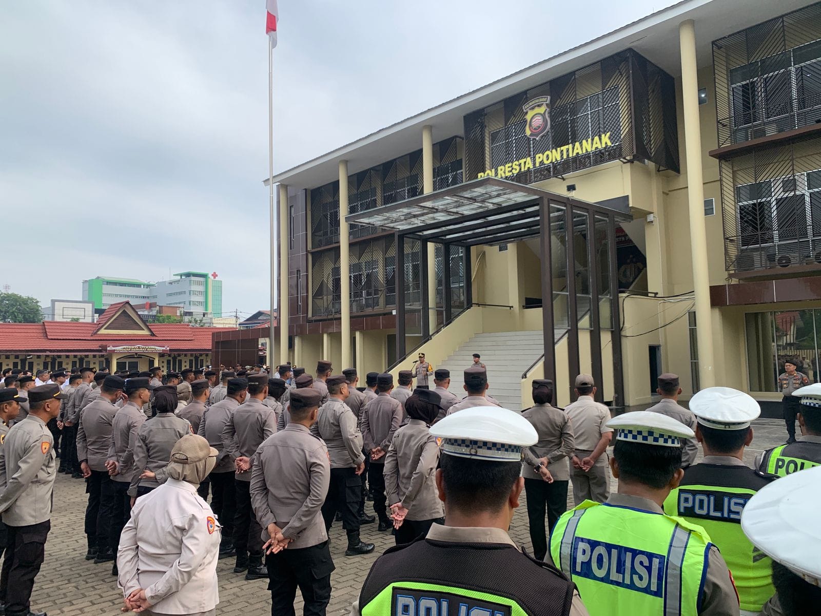 Penampilan Cerminkan Integritas: Pesan Keras Kapolresta Pontianak untuk Seluruh Personel