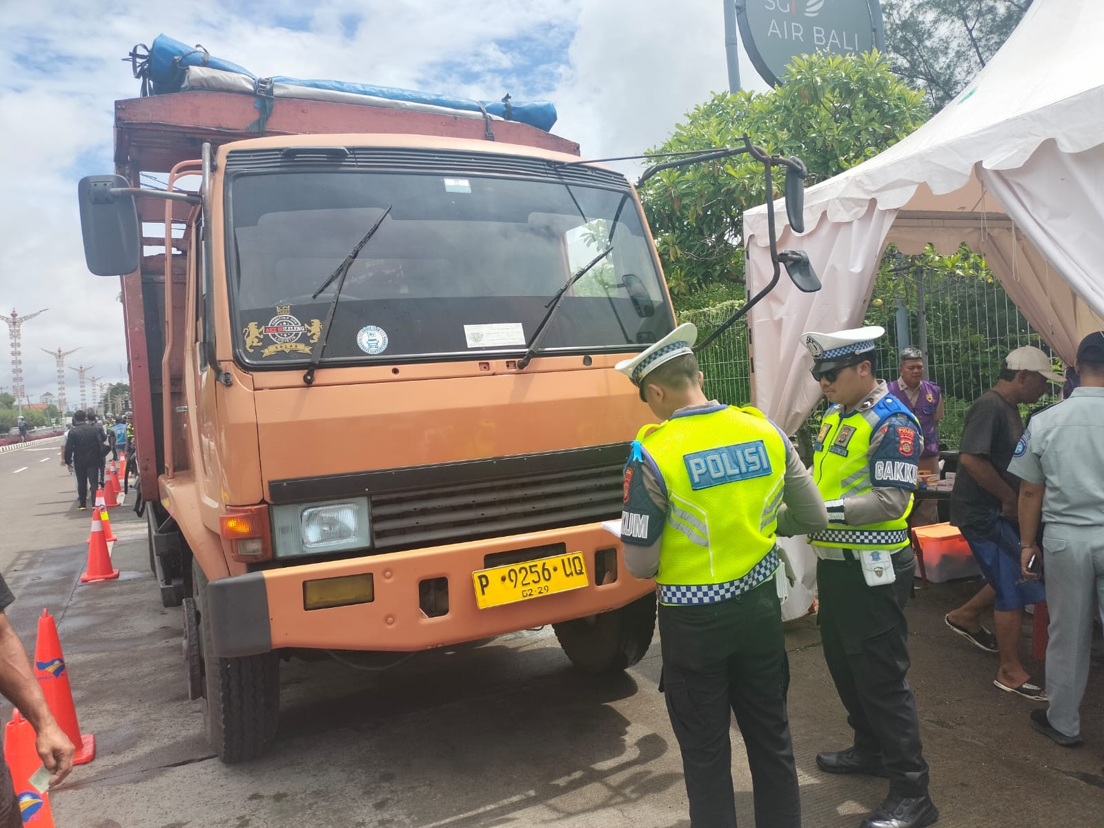 Satgas Ops Keselamatan Agung-2026 Ramp Check di Pintu Keluar Tol Bali Mandara