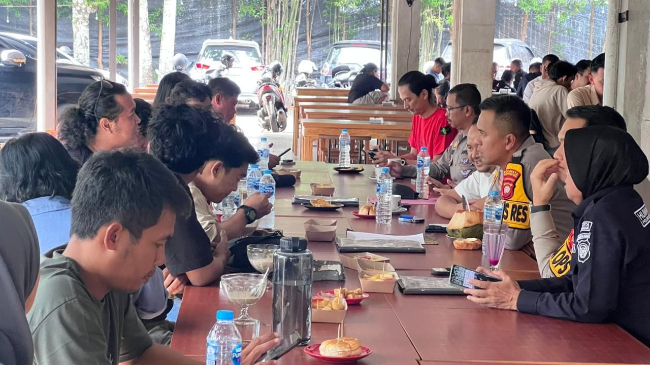 Kapolresta Pontianak Perkuat Kemitraan Strategis Melalui Ngopi Bareng Media