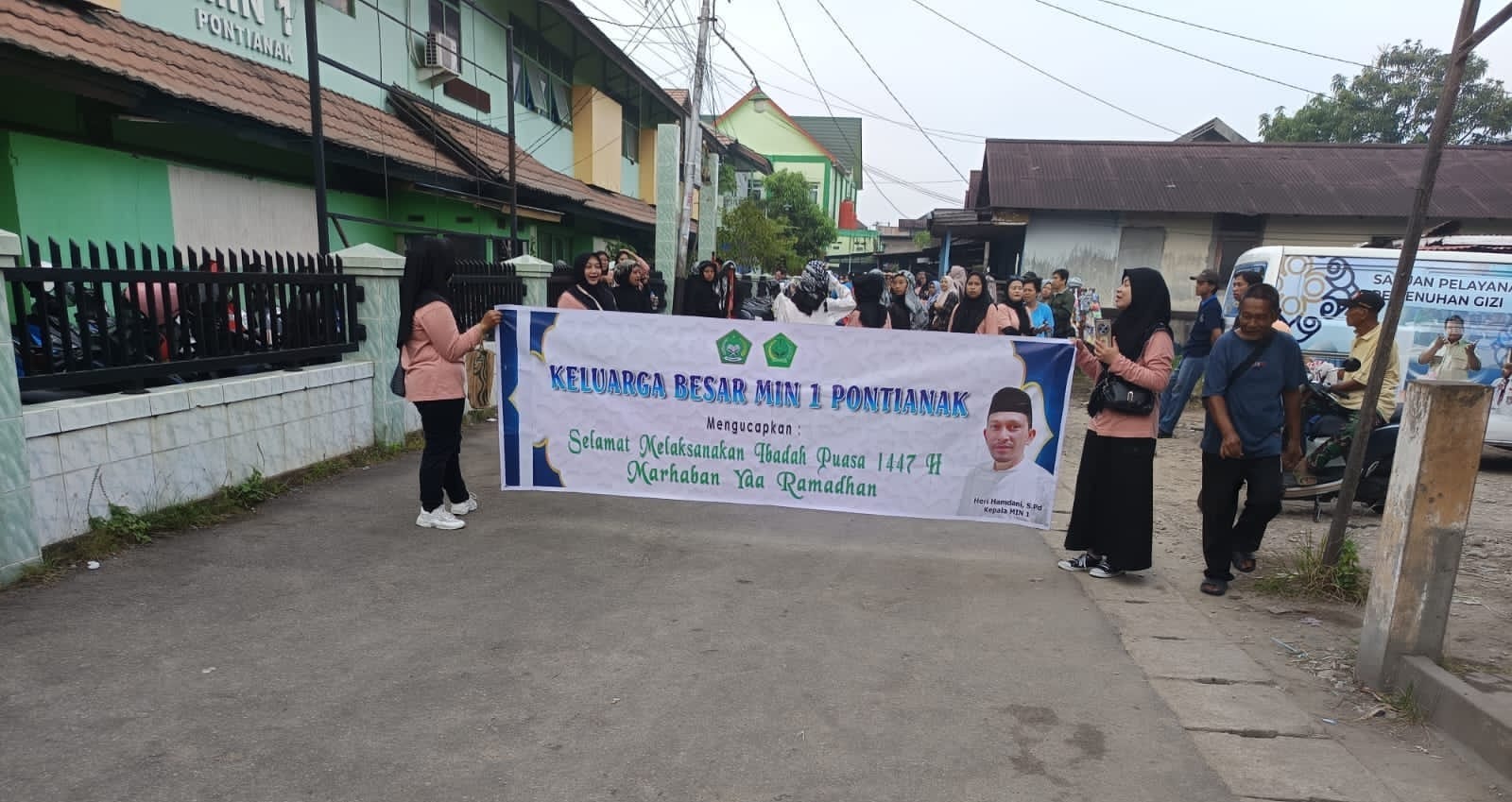 Polsek Pontianak Kota Kawal Ketat Pawai Ta’aruf MIN 1 Pontianak