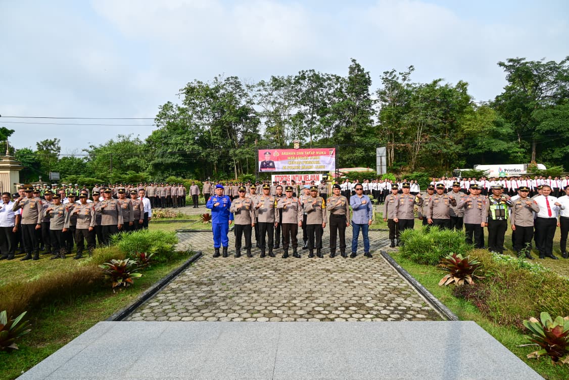 Wakapolda Jambi Kunjungi Polres Muaro Jambi dan Polres Tanjab Barat, Tekankan Disiplin, Pelayanan Publik, dan Penguatan Pengawasan