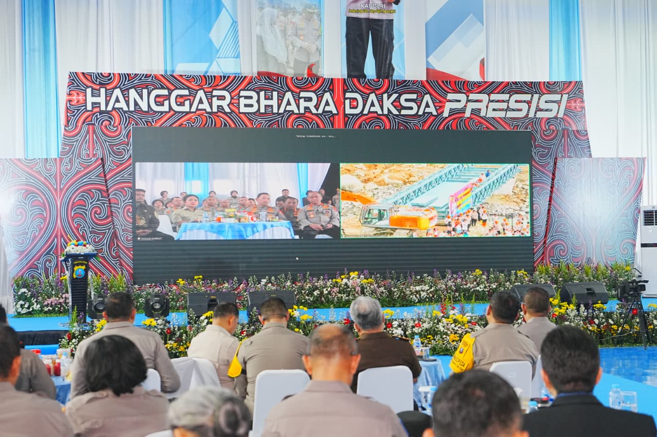 Percepat Pemulihan Akses di Sumatera Barat, Kapolri Pantau Pembangunan Jembatan Bailey