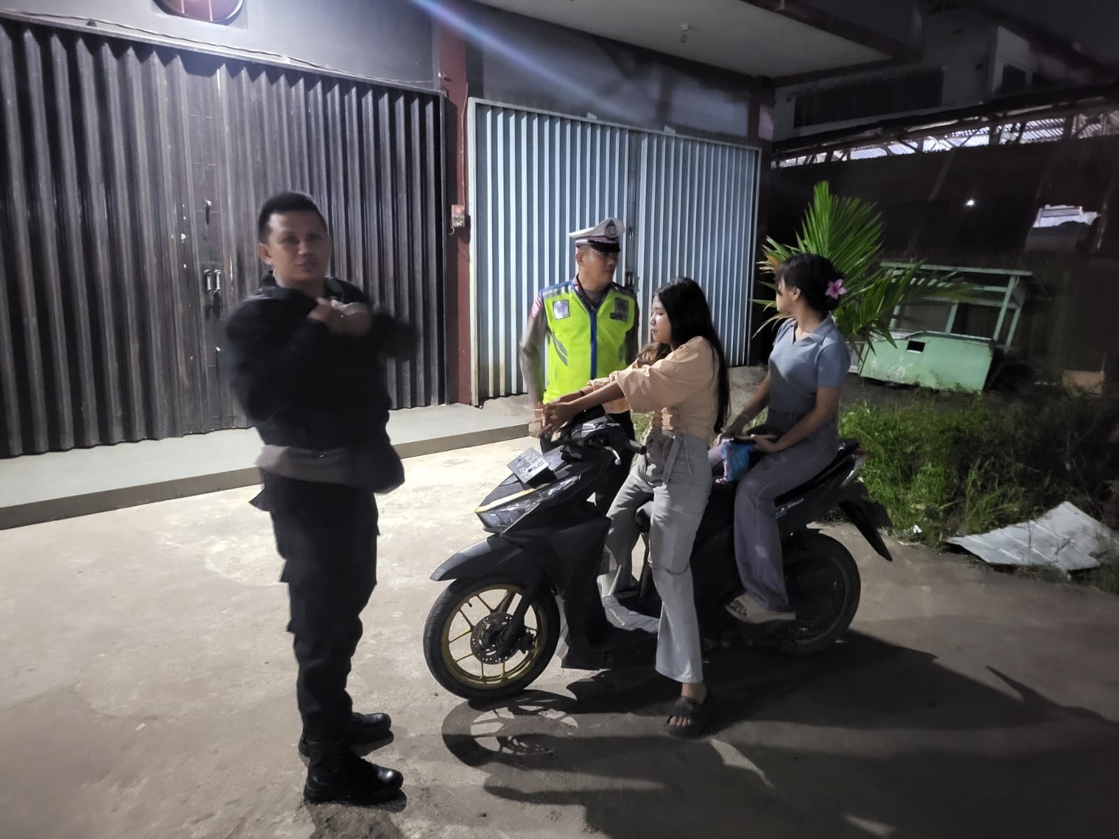 Polsek Pontianak Utara Gelar Patroli Cipta Kondisi Menyambut Imlek