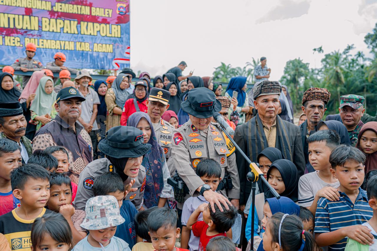 Operasi Aman Nusa II: 100 Personel Brimob Bangun Jembatan untuk Selamatkan Ekonomi Warga