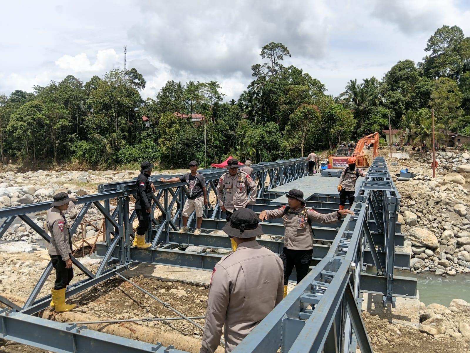 Jembatan Presisi di Agam Hampir Rampung, Akses Pendidikan dan Sawah Kembali Hidup