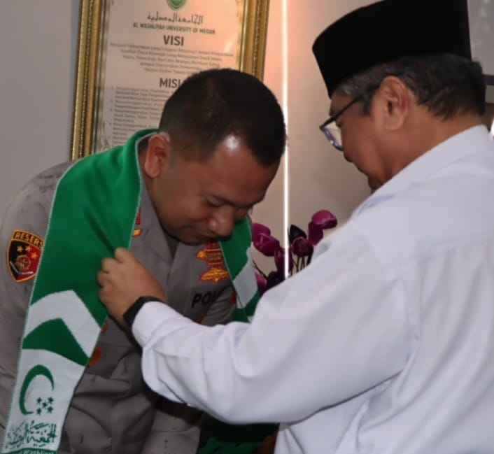 Momen Langka! Kapolrestabes Medan Terima Penghormatan Akademik Bergengsi