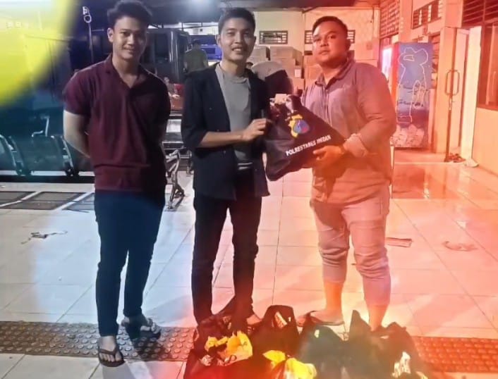 Gerak Cepat Polrestabes Medan Pascabanjir, Mahasiswa HIMMAH Ikut Turun Tangan