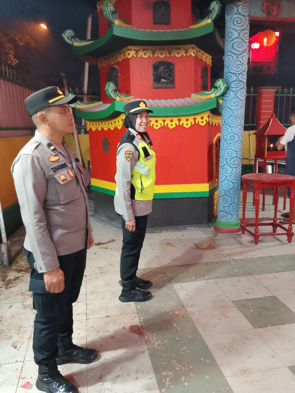 Humanis dan Responsif, Kapolsek Pontianak Selatan Hadir di Tengah Perayaan Imlek