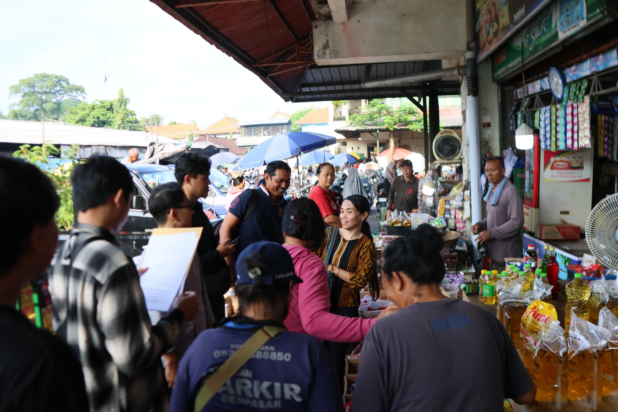 Harga sesuai HET, Bukti Kehadiran Satgas Saber Pangan Polda Bali pada Sidak Pasar