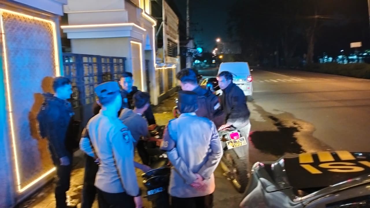 Antisipasi Gangguan Kamtibmas, Polisi Patroli Jelang Sahur Perdana