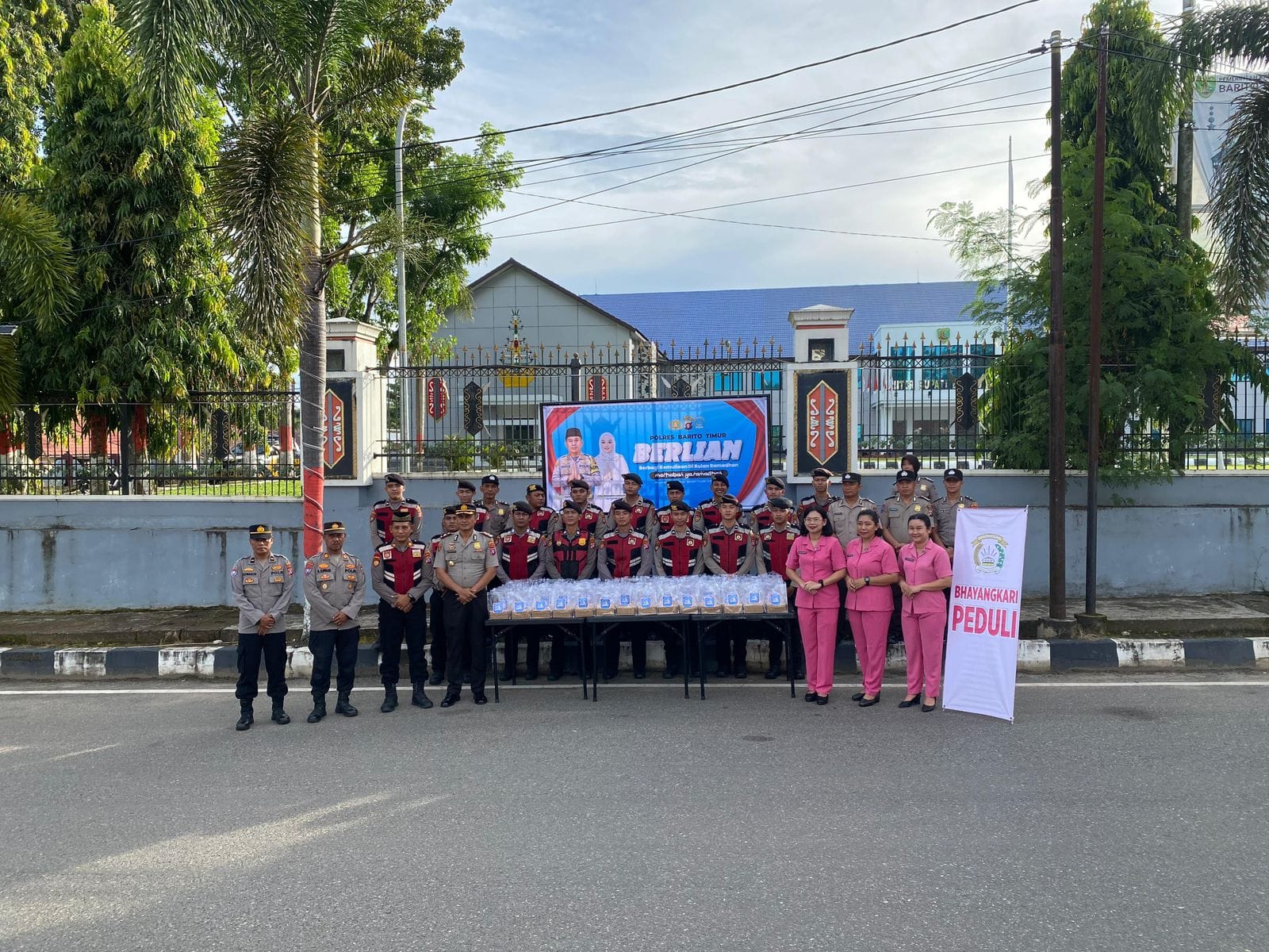 Aksi BERLIAN di Ramadan 1447 H, Polres Barito Timur Bagikan Takjil dan Tebar Kepedulian untuk Warga