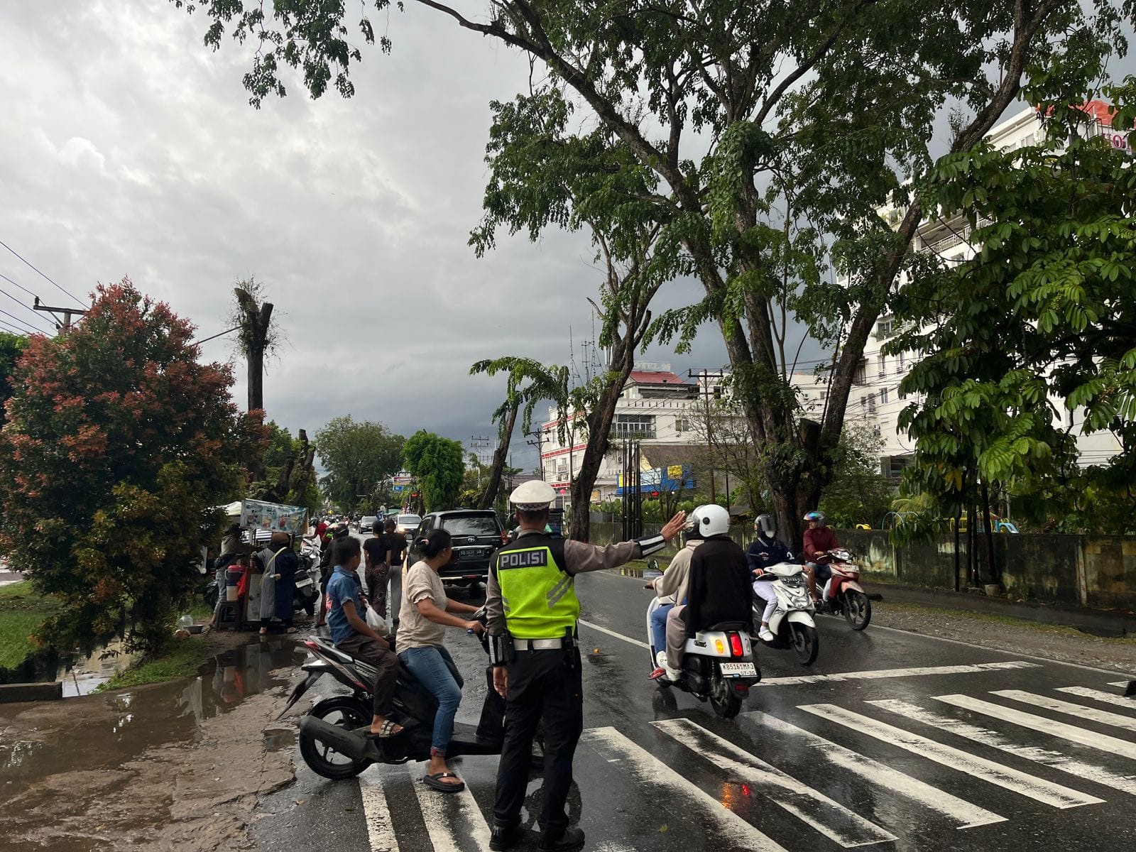 Demi Kenyamanan Umat, Polsek Pontianak Selatan Perketat Pengamanan Pasar Juadah