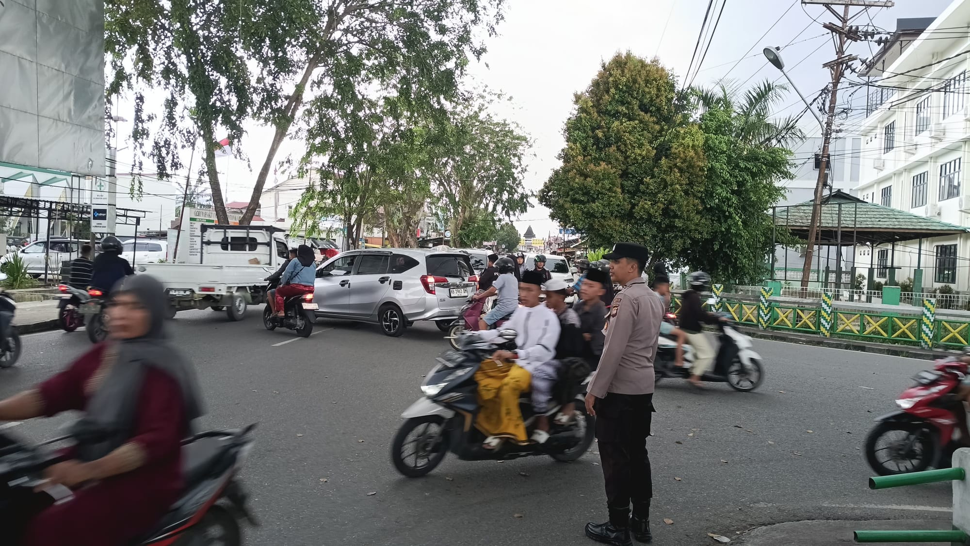 Pastikan Aktivitas Jual Beli Aman, Polsek Pontianak Timur Lakukan Pengamanan Rutin