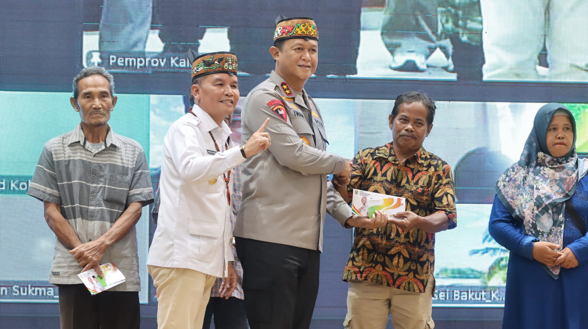 Dukung Program Kartu Huma Betang Sejahtera, Kapolda Kalteng Harap Bantuan Tepat Sasaran