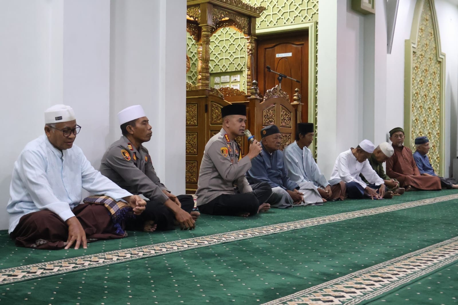 Safari Kamtibmas Ramadhan 1447 H, Kapolresta Pontianak Subuh Berjamaah Bersama Warga