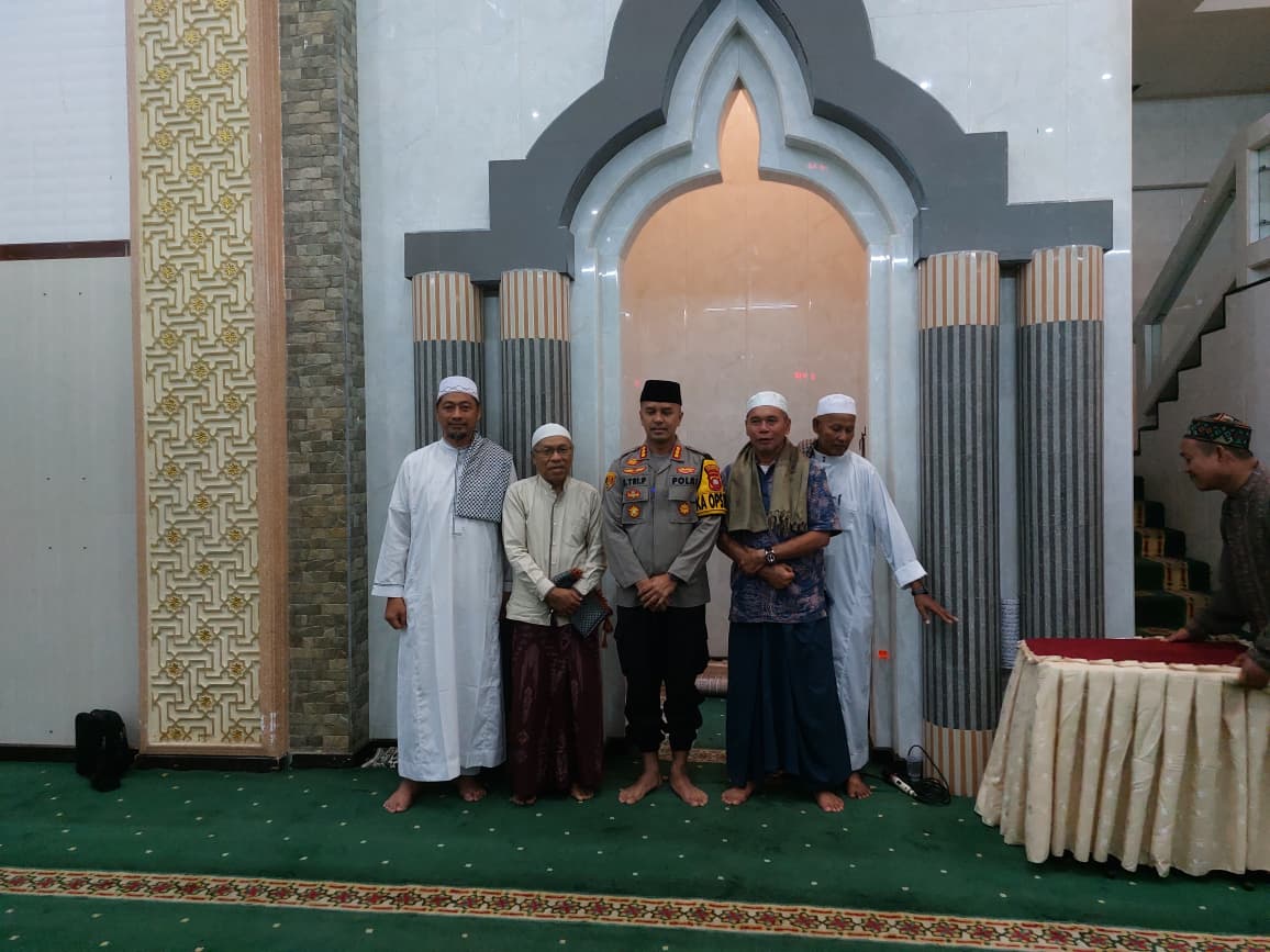 Kapolresta Pontianak Imbau Warga Jaga Kondusivitas Lewat Program Subuh Keliling di Al Hikmah