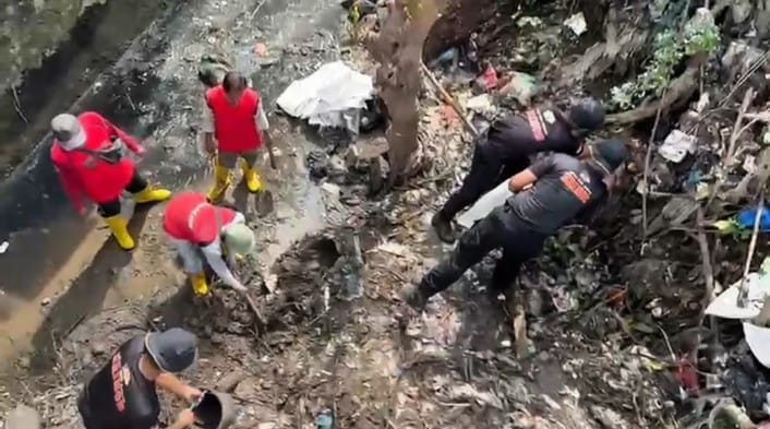 Aksi Serentak Satbrimob Polda Jateng Bersihkan Sungai dan Ruang Publik, Wujud Nyata Polisi Peduli Lingkungan