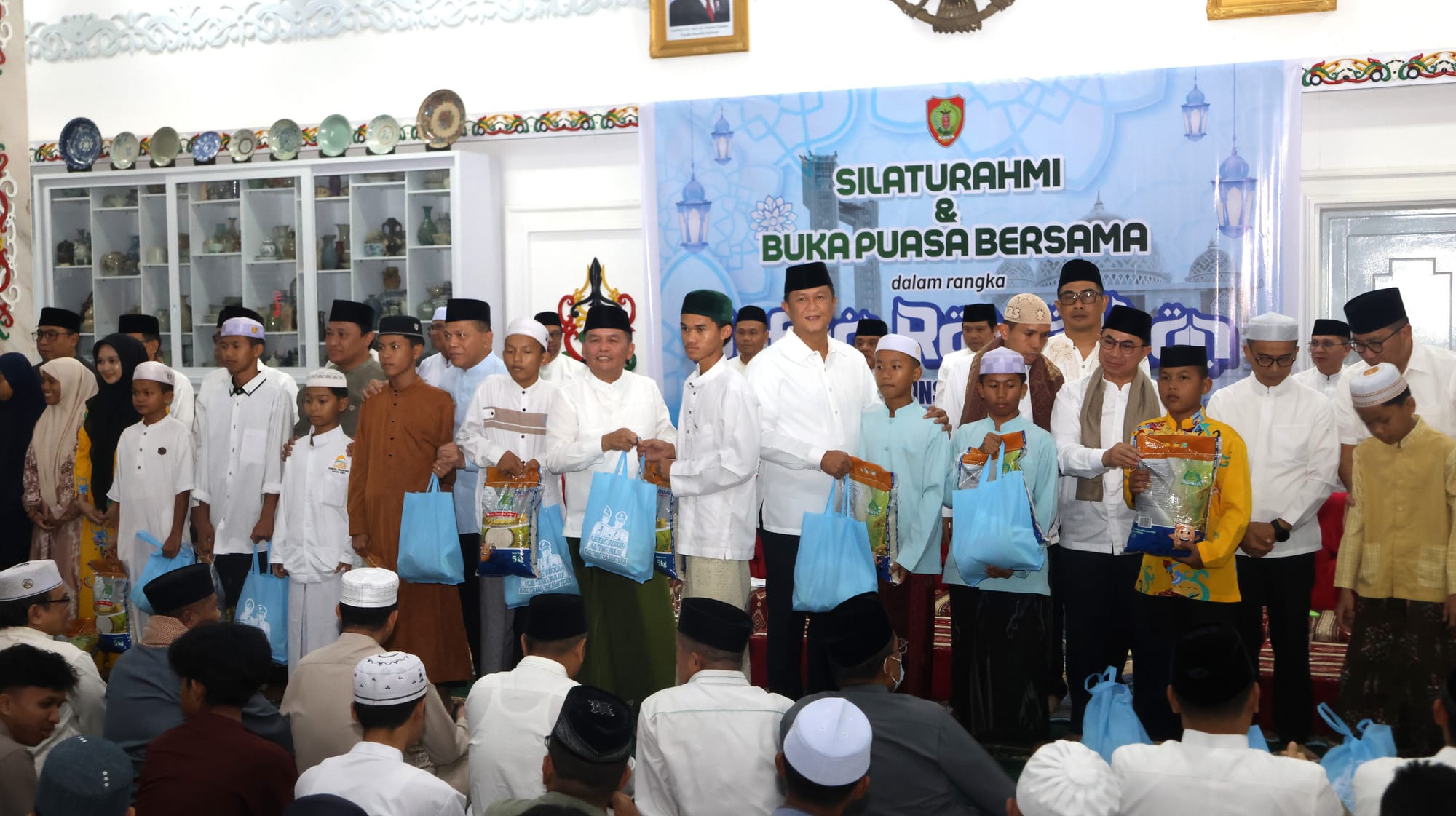 Jalin Sinergitas Ramadan, Kapolda Kalteng Hadiri Buka Puasa di Kediaman Gubernur