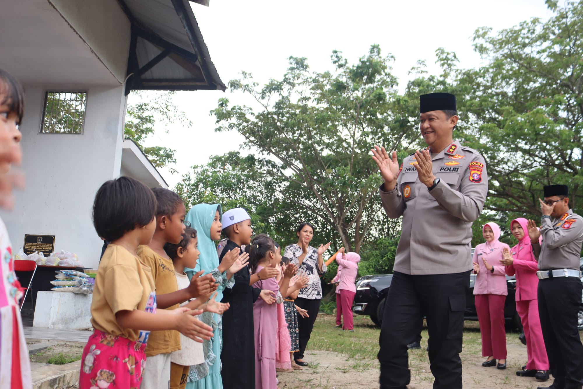 Ramadan Penuh Kepedulian, Kapolda Kalteng Gelar Baksos dan Buka Puasa Bersama Anak Panti Asuhan