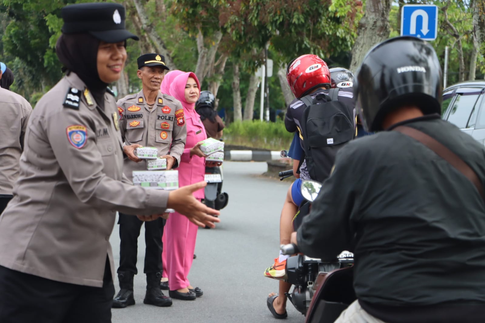 Wujud Kepedulian, Polresta Pontianak Gelar Bagi Takjil di Bulan Suci Ramadan