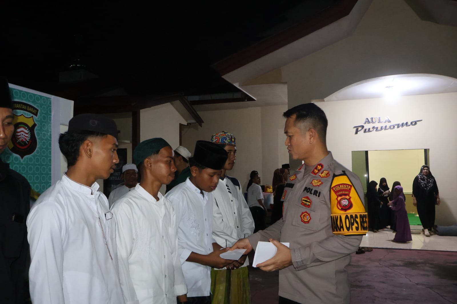 Kapolresta Pontianak Pererat Silaturahmi Lewat Buka Puasa Bersama dan Santunan