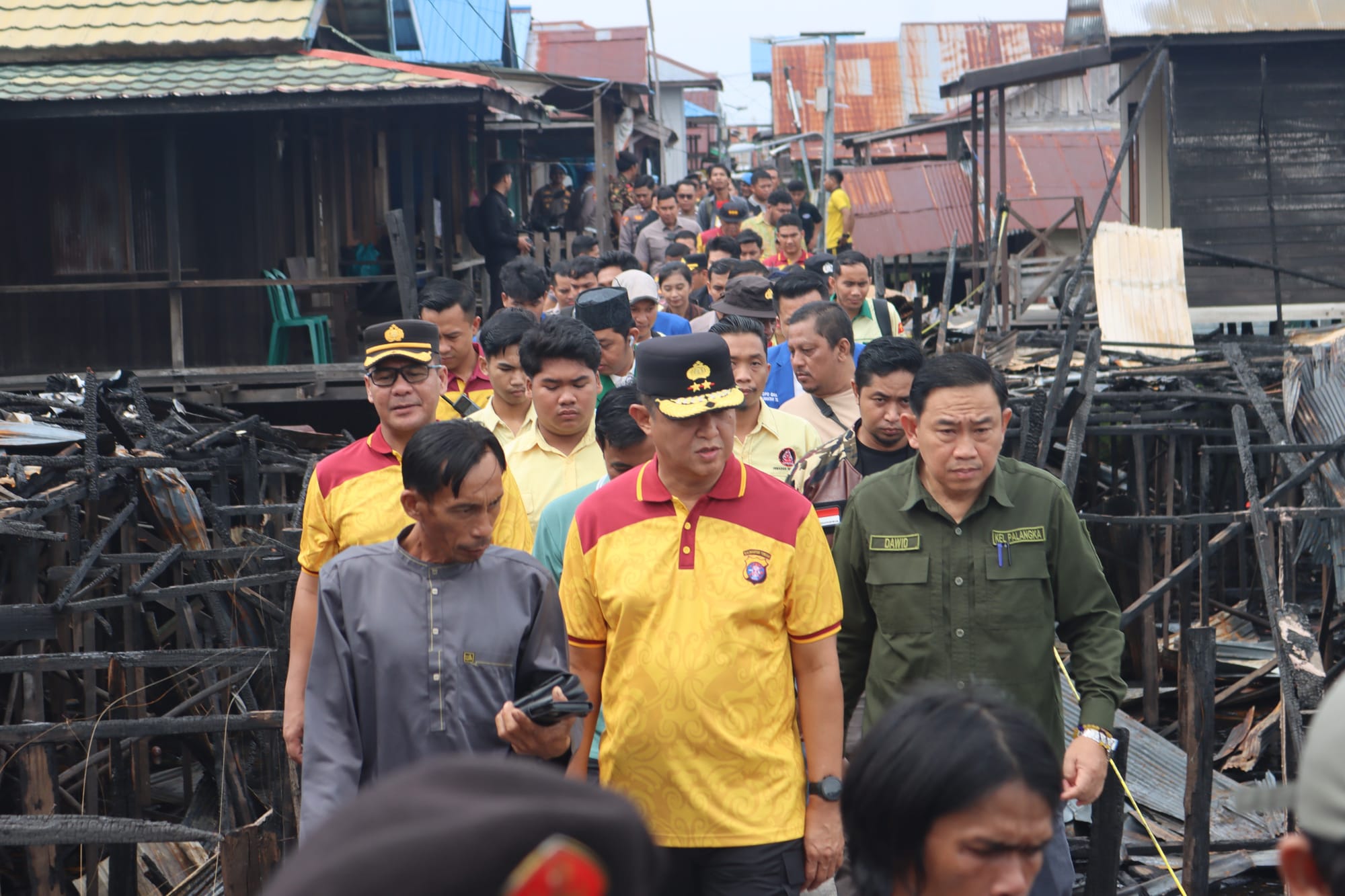 Polda Kalteng Gelar Aksi Bakti Sosial dan Kebersihan di Lokasi Kebakaran Mendawai, Wujud Solidaritas Untuk Indonesia Asri
