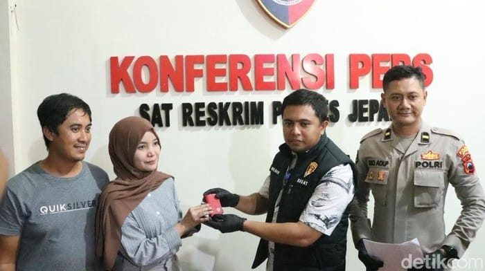 Polisi Tangkap 2 Pencuri Mobil Milik Biduan di Jepara, Salah Satunya Residivis