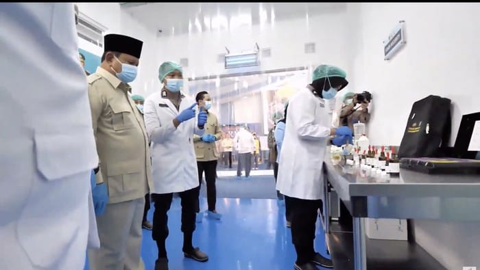 Masuk Dapur Pakai APD, Prabowo Uji Standar Higienitas SPPG Polri: Ini Pembeda Utamanya!